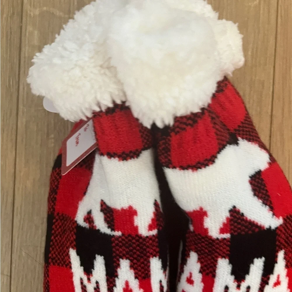 Set of 2 Cozy Christmas Slipper Socks – Fuzzy Babba & Legale – Size 4–10